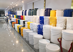 北京大鸡巴操小穴吉安容器一楼涂料桶、机油桶展区